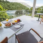 Karla - Two-bedroom With Sea View