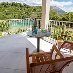 Karla - Two-bedroom With Sea View Apartment