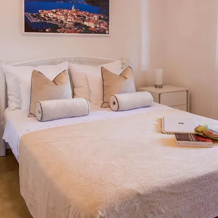 Karla - Two-bedroom With Sea View Lejlighed Korčula