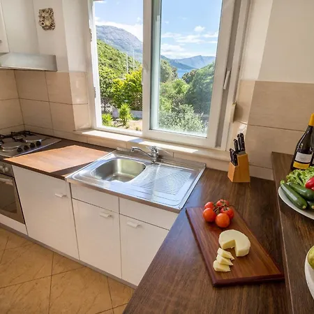 Karla - Two-bedroom With Sea View