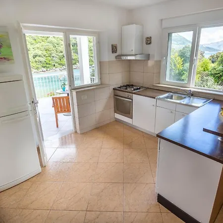 Karla - Two-bedroom With Sea View *