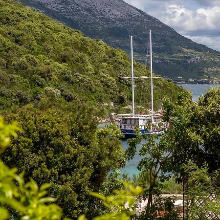 Karla - Two-bedroom With Sea View Apartment *