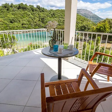 Karla - Two-bedroom With Sea View Apartment