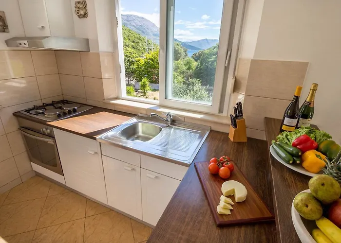Karla - Two-bedroom With Sea View