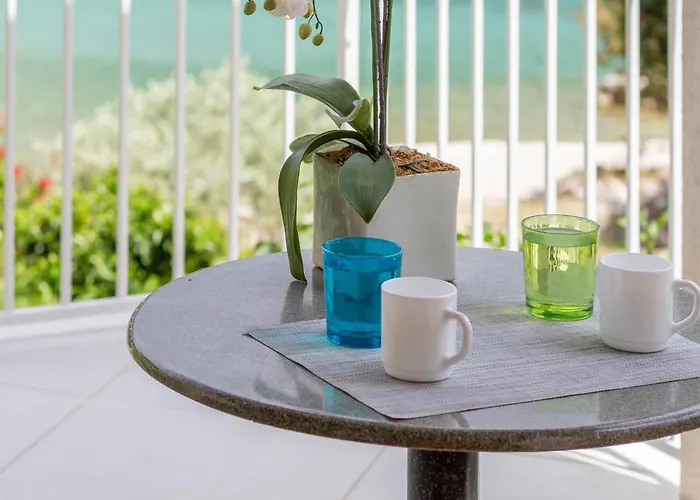 Karla - Two-bedroom With Sea View *