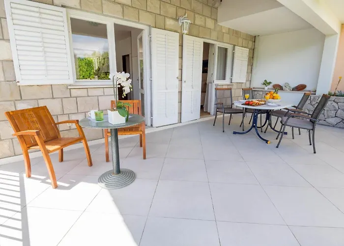 Karla - Two-bedroom With Sea View 科尔丘拉