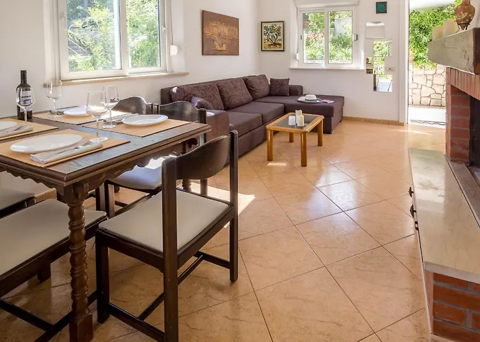 Karla - Two-bedroom With Sea View 公寓