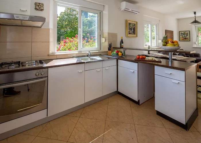 Karla - Two-bedroom With Sea View 科尔丘拉