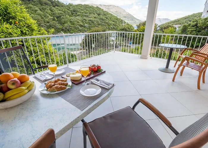 Karla - Two-bedroom With Sea View