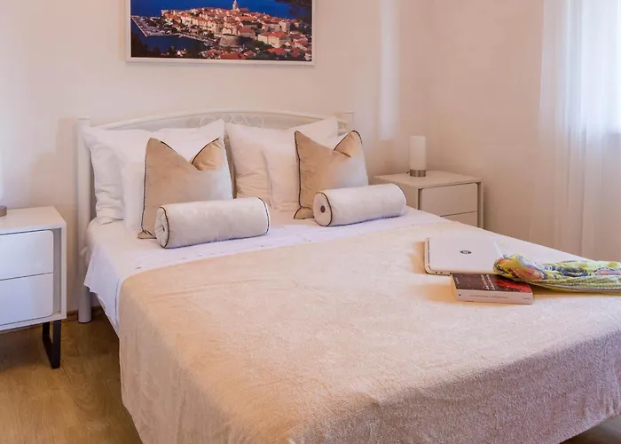 Karla - Two-bedroom With Sea View Apartament Korčula